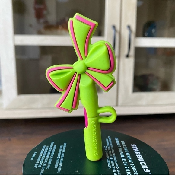 Starbucks Christmas 2023 Velvet Tumbler with Straw Topper - Picture 6 of 7